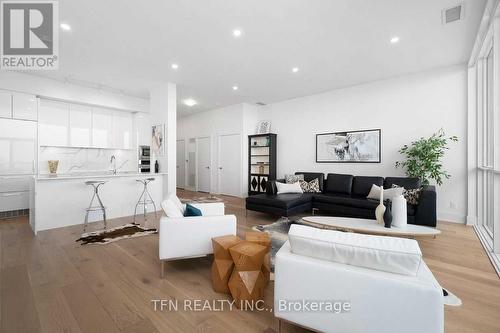 #Lph03 -181 Bedford Rd, Toronto, ON - Indoor Photo Showing Living Room