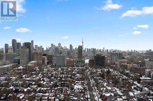 #Lph03 -181 Bedford Rd, Toronto, ON - Outdoor With View