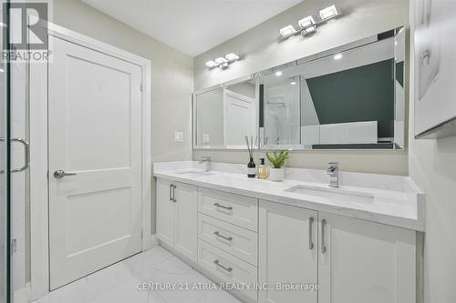 111 Blythwood Rd, Toronto, ON - Indoor Photo Showing Bathroom