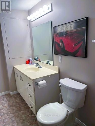 215 Lake Dr W, Ajax, ON - Indoor Photo Showing Bathroom