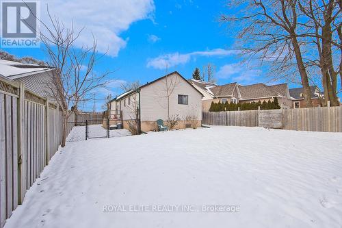 1945 Whites Road, Pickering, ON - Outdoor