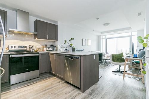 1 Redfern Avenue|Unit #335, Hamilton, ON - Indoor Photo Showing Kitchen