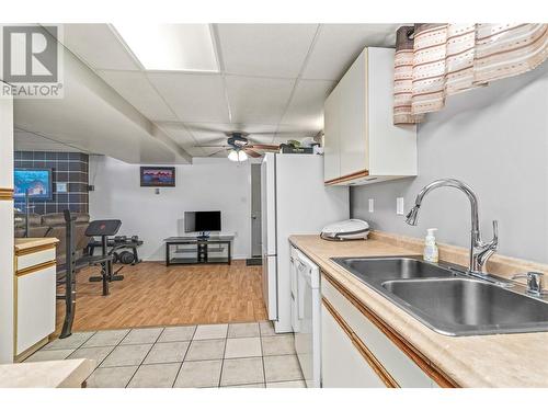 1995 Hollywood Road, Kelowna, BC - Indoor Photo Showing Kitchen With Double Sink