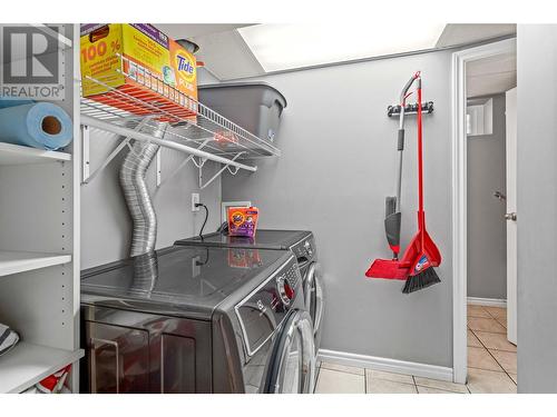 1995 Hollywood Road, Kelowna, BC - Indoor Photo Showing Laundry Room