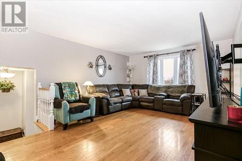 4484 Tate Boulevard, Val Therese, ON - Indoor Photo Showing Living Room