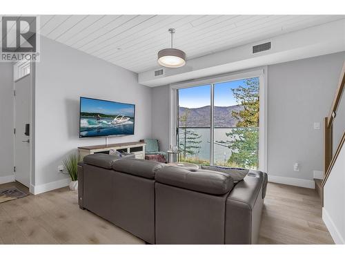 3398 Mckinley Beach Lane Unit# 202, Kelowna, BC - Indoor Photo Showing Living Room