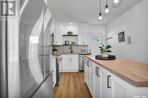 1108 19Th Street W, Saskatoon, SK - Indoor Photo Showing Kitchen With Upgraded Kitchen