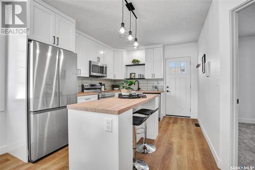 1108 19Th Street W, Saskatoon, SK - Indoor Photo Showing Kitchen With Stainless Steel Kitchen With Upgraded Kitchen