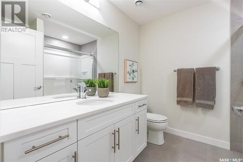 221 Dubois Crescent, Saskatoon, SK - Indoor Photo Showing Bathroom