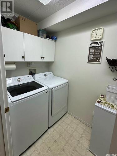 203 1 26Th Street E, Prince Albert, SK - Indoor Photo Showing Laundry Room