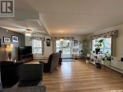 203 1 26Th Street E, Prince Albert, SK - Indoor Photo Showing Living Room