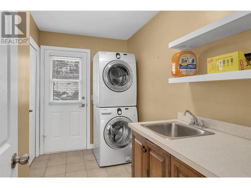 737 Cantina Court, Kelowna, BC - Indoor Photo Showing Laundry Room