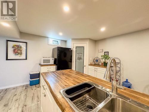 118 Westridge Drive, Princeton, BC - Indoor Photo Showing Kitchen With Double Sink