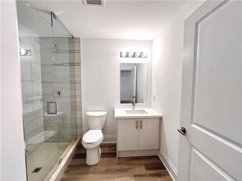 470 Dundas Street E|Unit #415, Waterdown, ON - Indoor Photo Showing Bathroom
