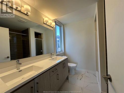 90 Honeycrisp Crescent Unit# Th364, Vaughan, ON - Indoor Photo Showing Bathroom