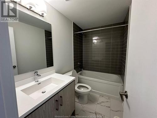 90 Honeycrisp Crescent Unit# Th364, Vaughan, ON - Indoor Photo Showing Bathroom