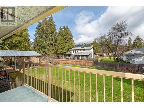 606 Forest Park Street, Sicamous, BC - Outdoor With Deck Patio Veranda