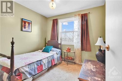 77 Carleton Street, Almonte, ON - Indoor Photo Showing Bedroom