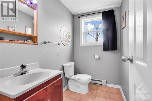 77 Carleton Street, Almonte, ON - Indoor Photo Showing Bathroom