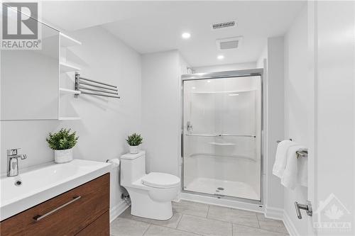 2560 Half Moon Bay, Ottawa, ON - Indoor Photo Showing Bathroom