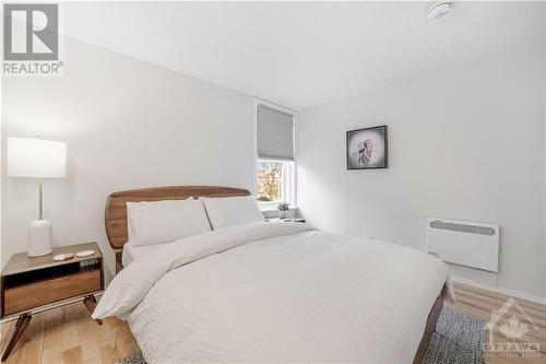 Unit 2 - 450 Byron Avenue, Ottawa, ON - Indoor Photo Showing Bedroom