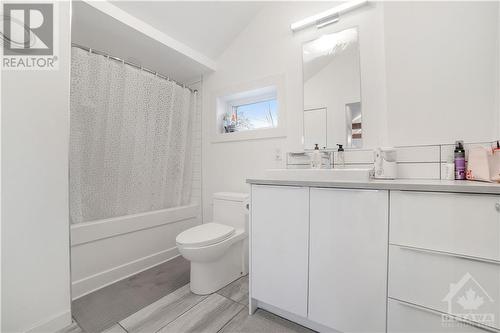 Unit 3 - 450 Byron Avenue, Ottawa, ON - Indoor Photo Showing Bathroom