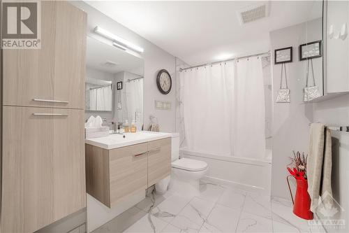 Unit 4 - 450 Byron Avenue, Ottawa, ON - Indoor Photo Showing Bathroom