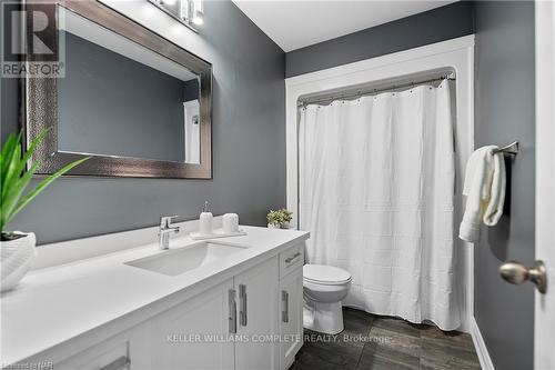 867 Burwell St, Fort Erie, ON - Indoor Photo Showing Bathroom