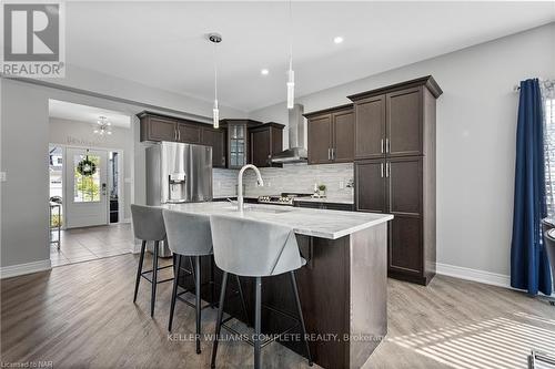 867 Burwell Street, Fort Erie, ON - Indoor Photo Showing Kitchen With Stainless Steel Kitchen With Upgraded Kitchen