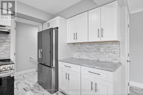 890 Wallace Ave, Windsor, ON - Indoor Photo Showing Kitchen