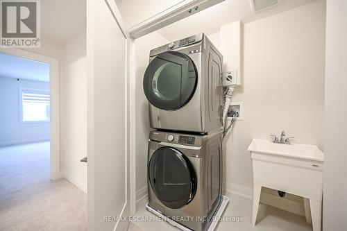 14 Bayberry Lane, Hamilton, ON - Indoor Photo Showing Laundry Room