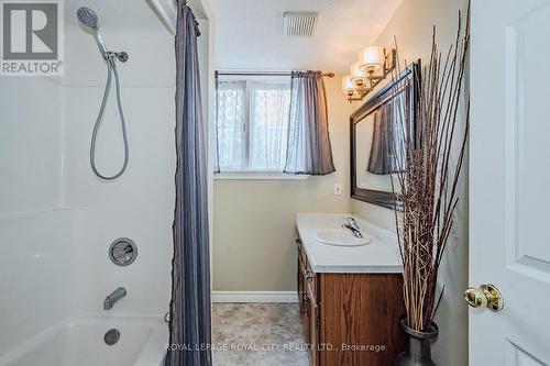 187 Municipal St, Guelph, ON - Indoor Photo Showing Bathroom