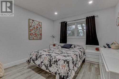 379 Griffith St, London, ON - Indoor Photo Showing Bedroom