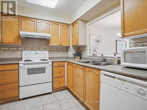 2315 - 100 Burloak Drive, Burlington, ON - Indoor Photo Showing Kitchen With Double Sink