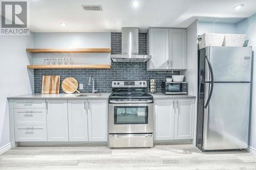 Lower - 4 Purdy Crescent, Toronto, ON - Indoor Photo Showing Kitchen
