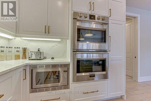 393 Warner Terr, London, ON - Indoor Photo Showing Kitchen