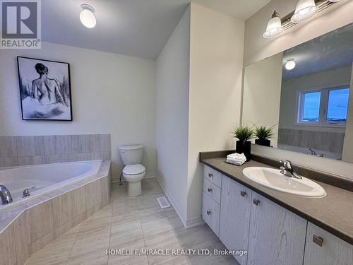 916 Bamford Terrace, Peterborough, ON - Indoor Photo Showing Bathroom