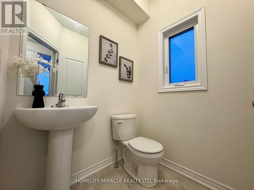 916 Bamford Terr, Peterborough, ON - Indoor Photo Showing Bathroom