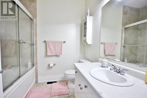 39 Vanderpost Cres, Essa, ON - Indoor Photo Showing Bathroom
