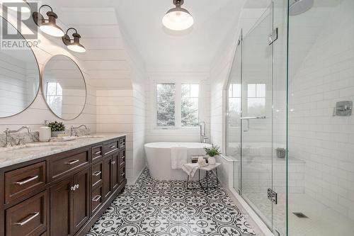 3 Matthew Crt, Wasaga Beach, ON - Indoor Photo Showing Bathroom