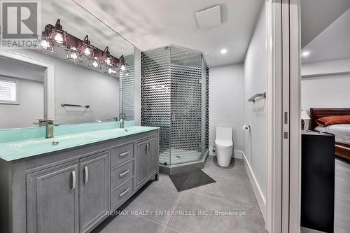 1372 Kenmuir Ave, Mississauga, ON - Indoor Photo Showing Bathroom