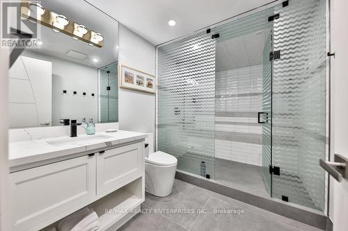 1372 Kenmuir Ave, Mississauga, ON - Indoor Photo Showing Bathroom