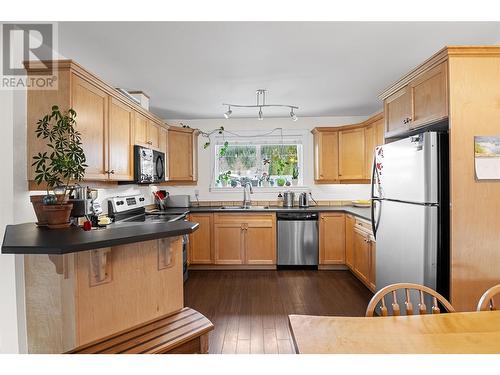 1600 Front Street Unit# 4, Revelstoke, BC - Indoor Photo Showing Kitchen With Double Sink