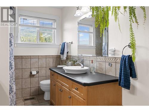 1600 Front Street Unit# 4, Revelstoke, BC - Indoor Photo Showing Bathroom