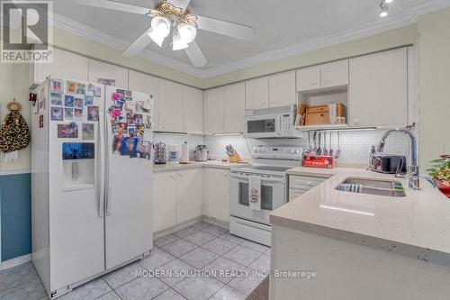 996 Deer Valley Drive, Oshawa, ON - Indoor Photo Showing Kitchen With Double Sink