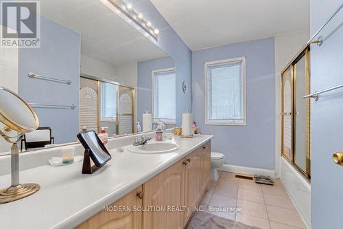 996 Deer Valley Dr, Oshawa, ON - Indoor Photo Showing Bathroom