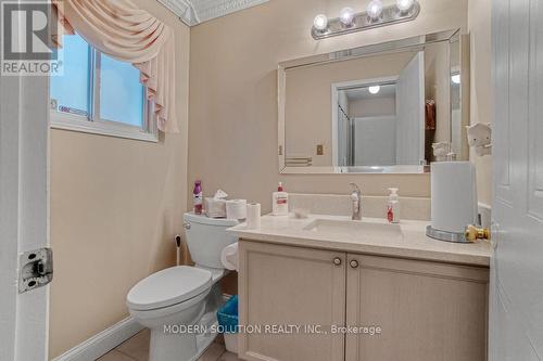 996 Deer Valley Drive, Oshawa, ON - Indoor Photo Showing Bathroom