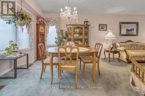 996 Deer Valley Dr, Oshawa, ON - Indoor Photo Showing Dining Room