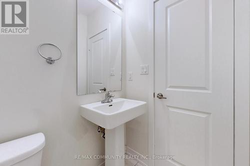 2622 Castlegate Crossing, Pickering, ON - Indoor Photo Showing Bathroom