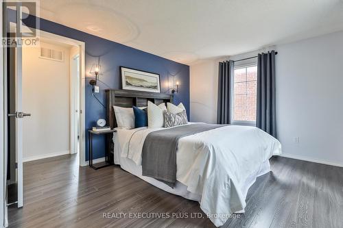 62 Old Colony Dr, Whitby, ON - Indoor Photo Showing Bedroom